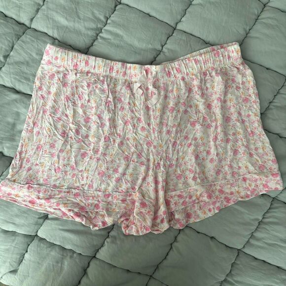Victoria Secret Pink Floral Pajama Shorts Large - Picture 1 of 3